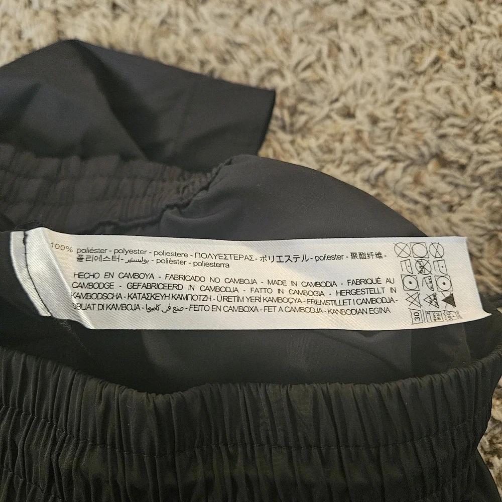 Zara Womens Black Small Athletic High Waist Shorts Black Zip Pockets Gym‎ Comfy